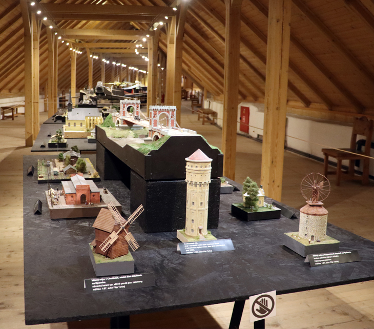 Expozice ZEMĚ HRADŮ podpořila výstavu modelů na Slezskoostravském hradě