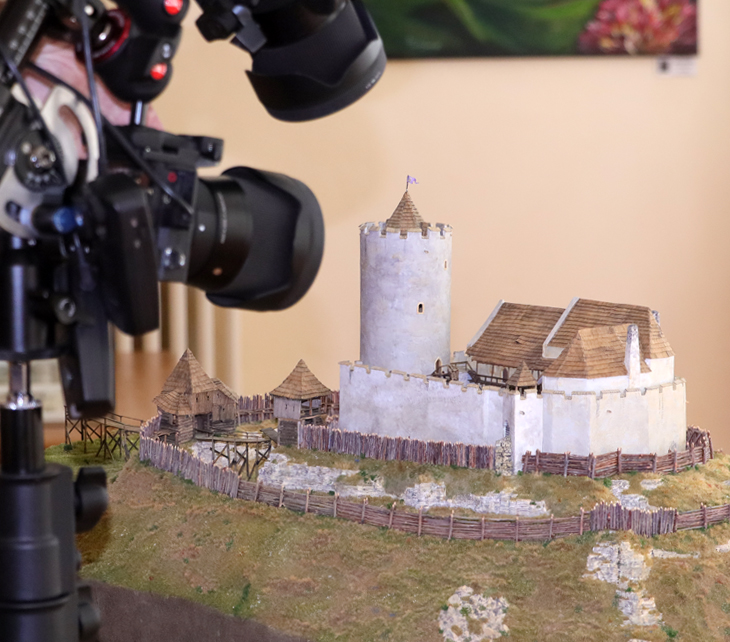 Proběhlo fotogrammetrické focení modelů Karla Lhotského