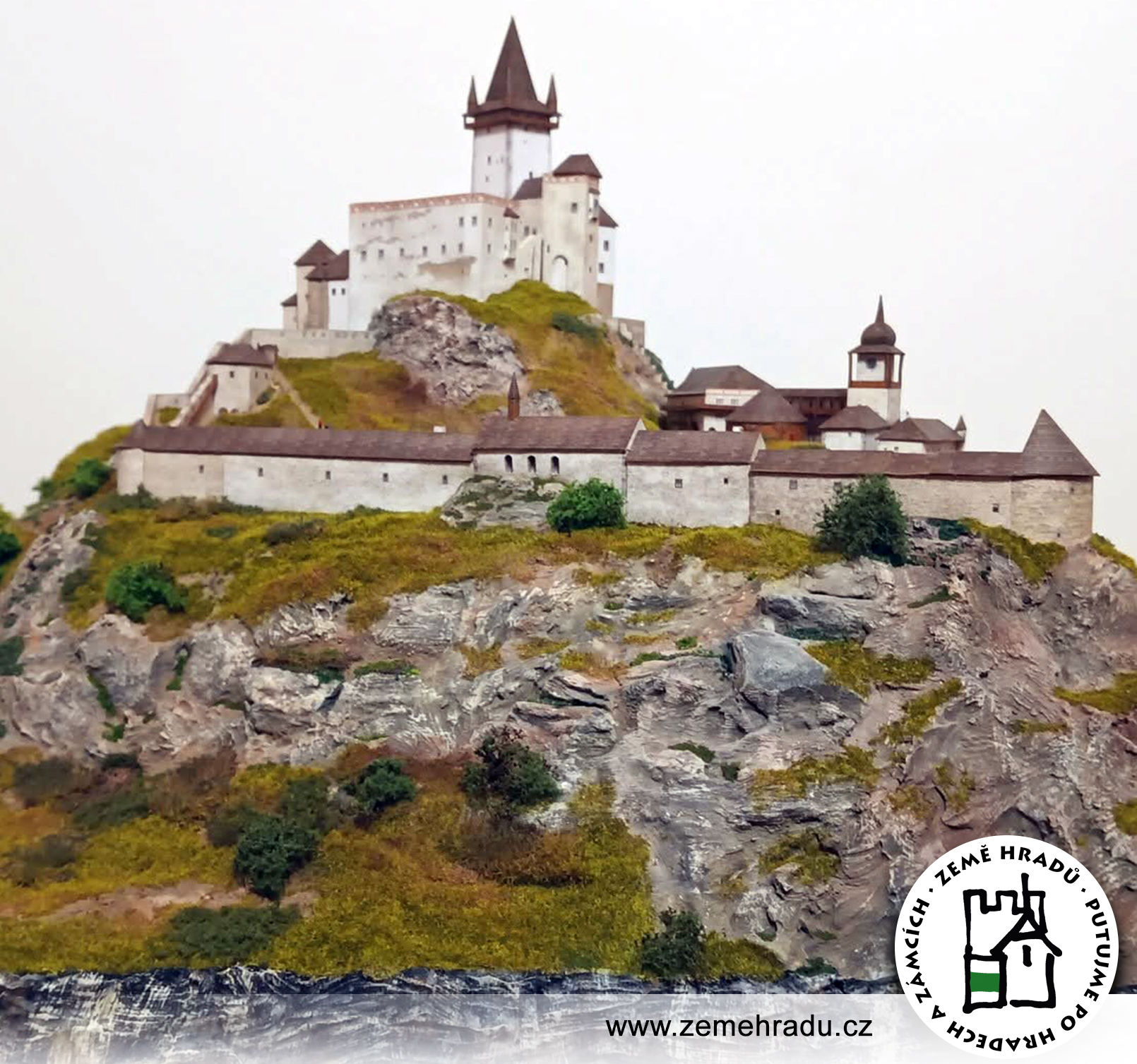 5077
